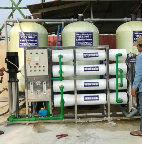 Lọc nước nhiễm mặn thành nước ngọt 5.000 lít/giờ